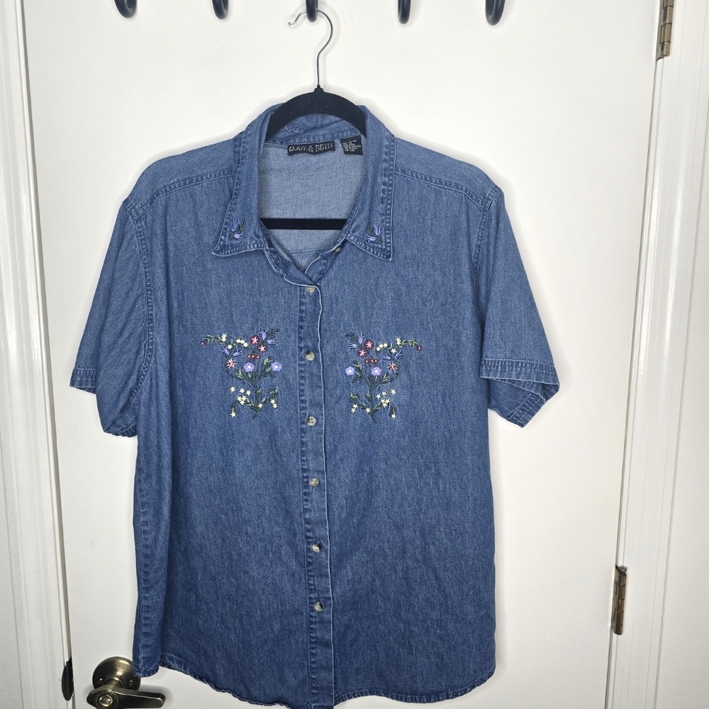 Zoey & Beth Vintage Women's Denim Button Down Shirt with Floral Embroidery XL